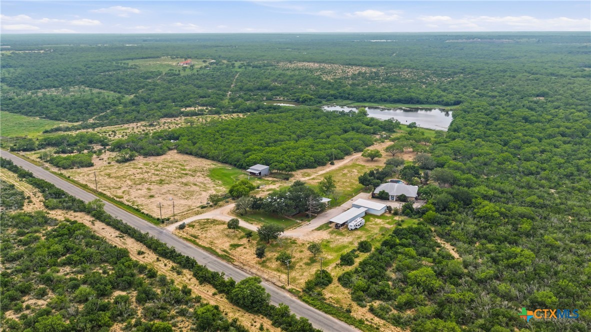 3833 County Road 2880, Bigfoot, TX 78005 — photo 1