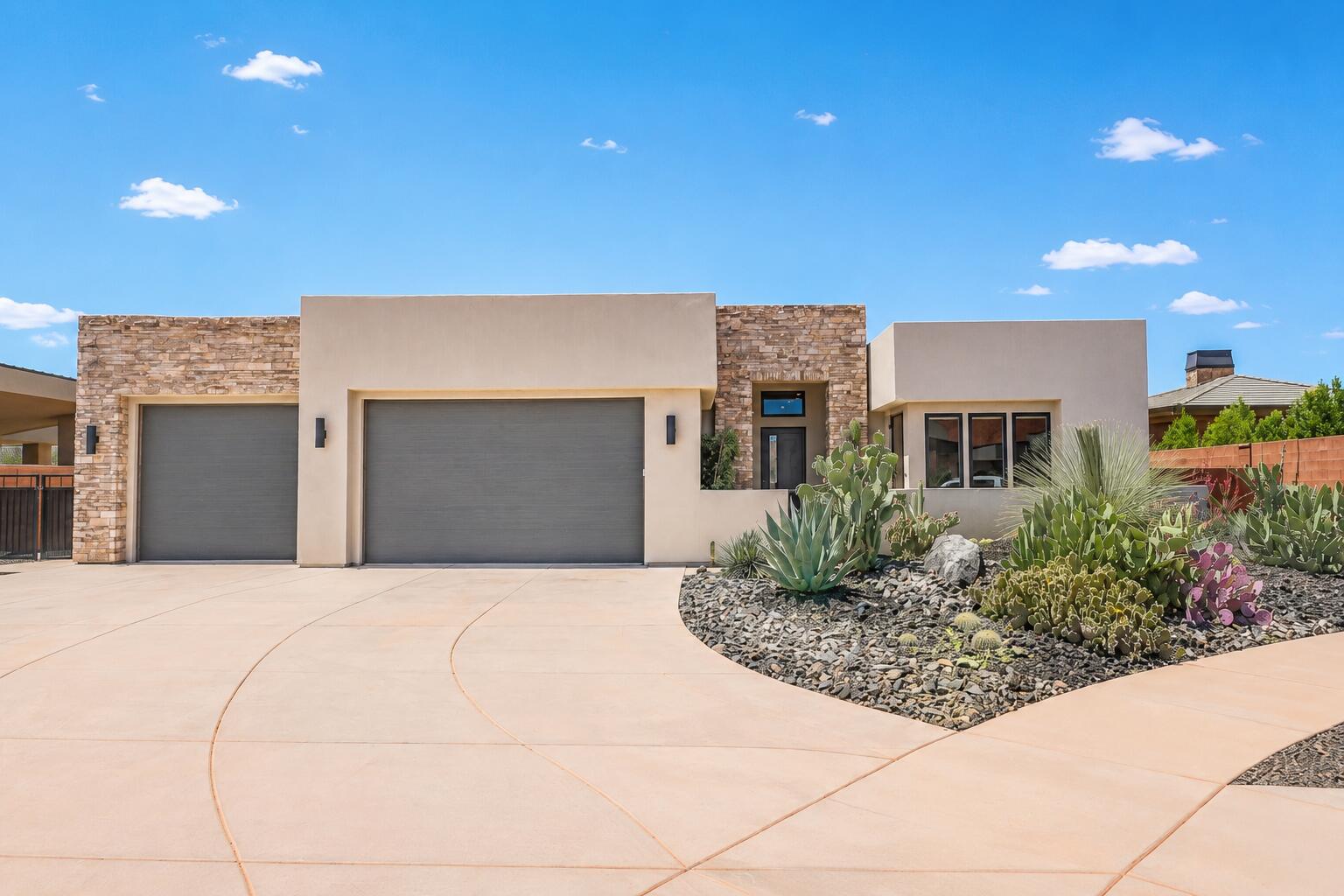 161 N ARROWHEAD LN, Ivins, UT 84738 — photo 1