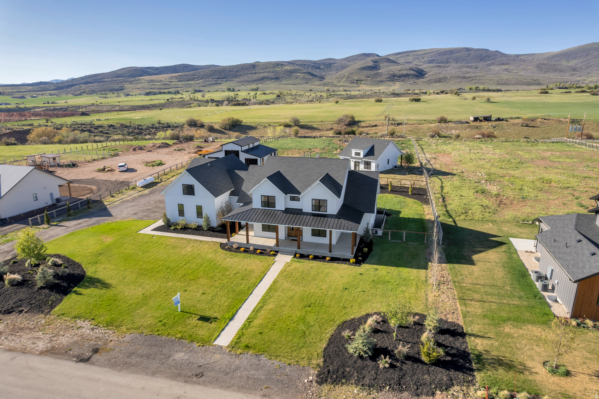 1820 W FARMHOUSE FLATS RD