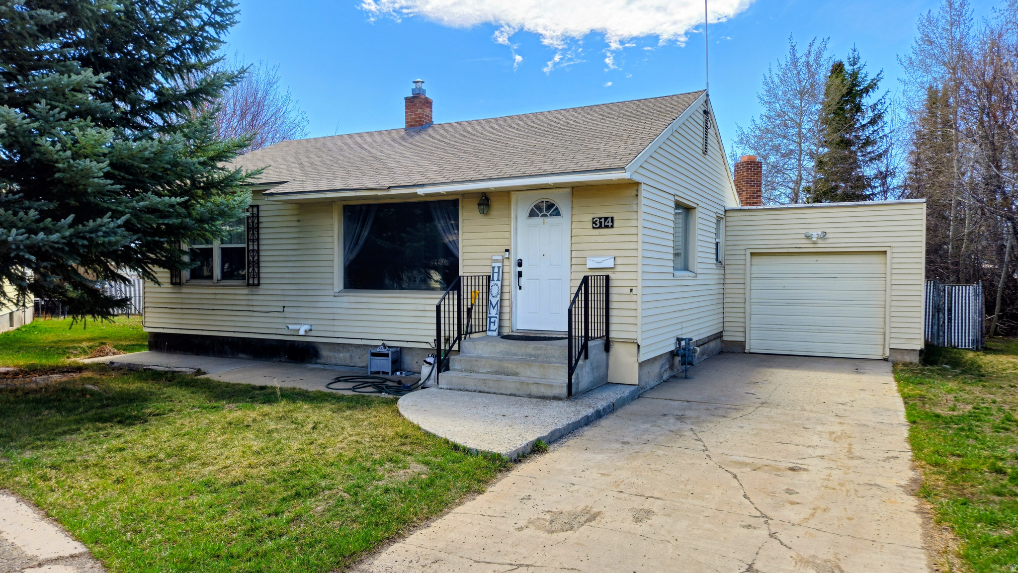 314  CIRCLE DR, Montpelier, ID 83254 — photo 1