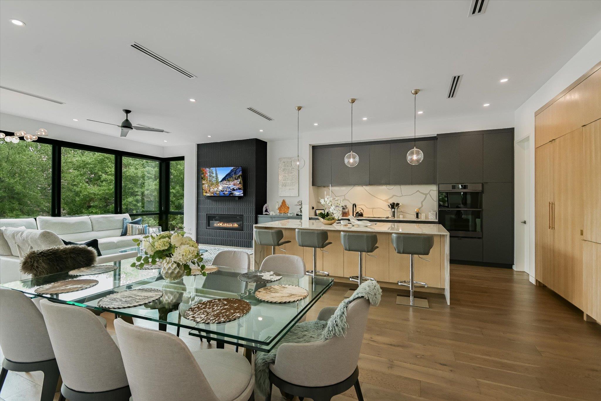 2004  Rue De St Tropez None, Austin, TX 78746 — photo 1