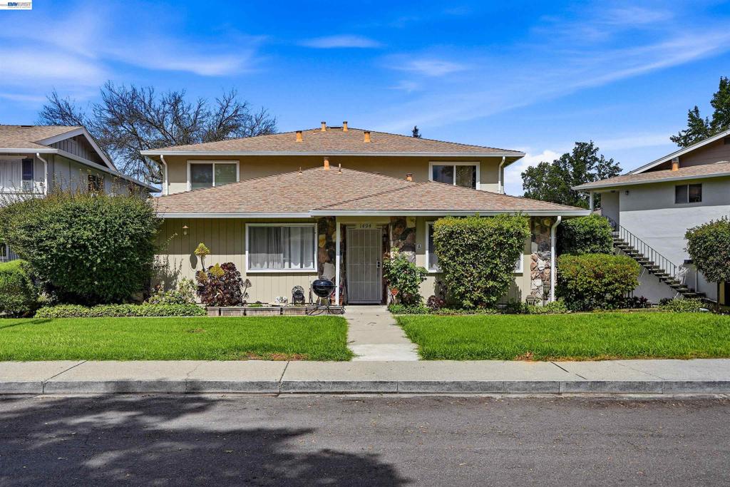 1494 Del Rio Cir D, Concord, CA 94518 — photo 1
