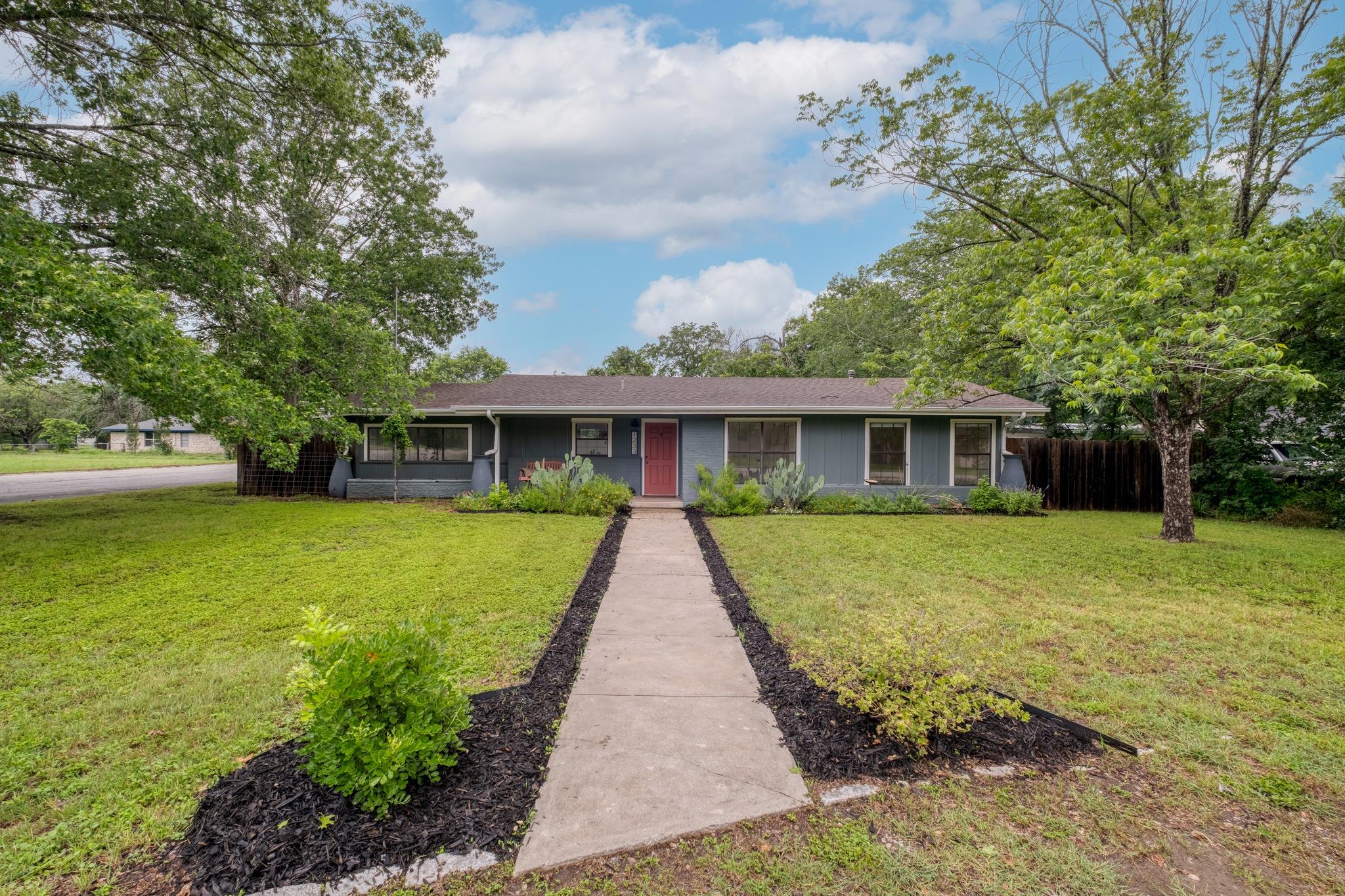 1233 Orange, Lockhart, TX 78644 — photo 1