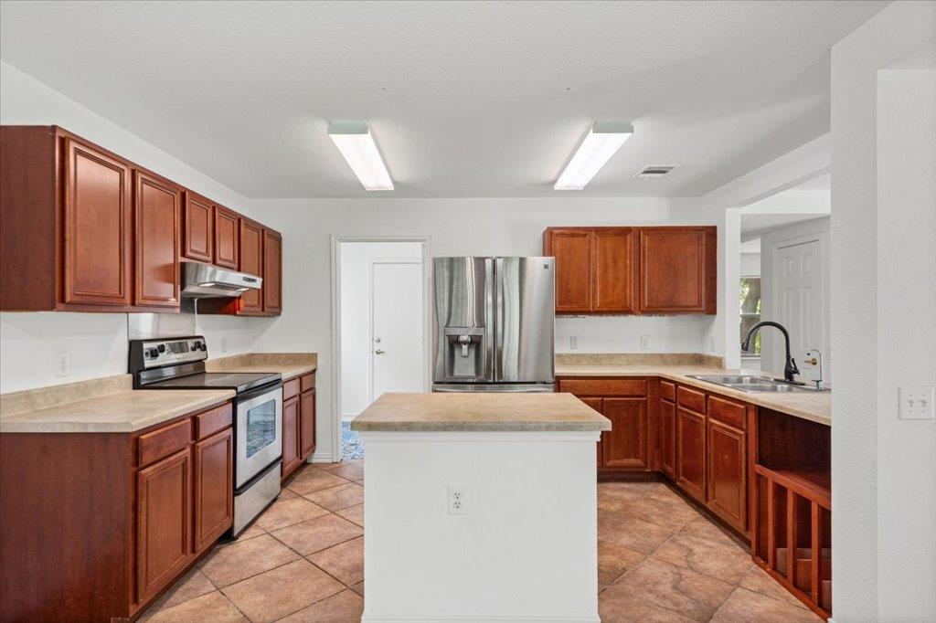 4600 Cottonwood, Austin, TX 78744 — photo 1