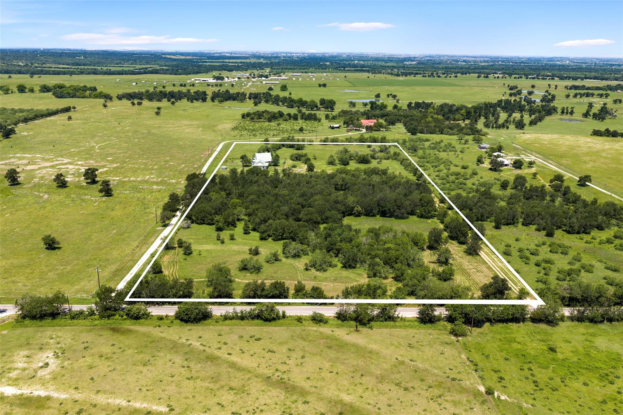 928 Upper Elgin River, Elgin, TX 78621 — photo 1
