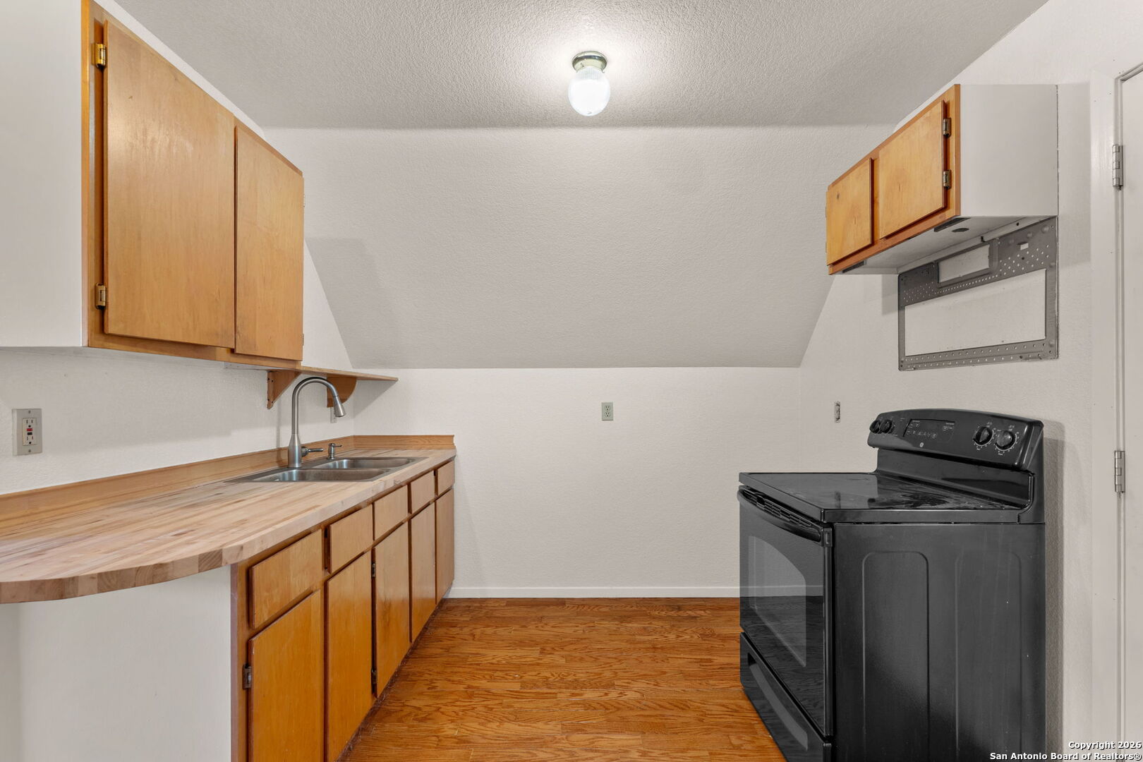 730 Gallagher Dr, ,  78133 — photo 1