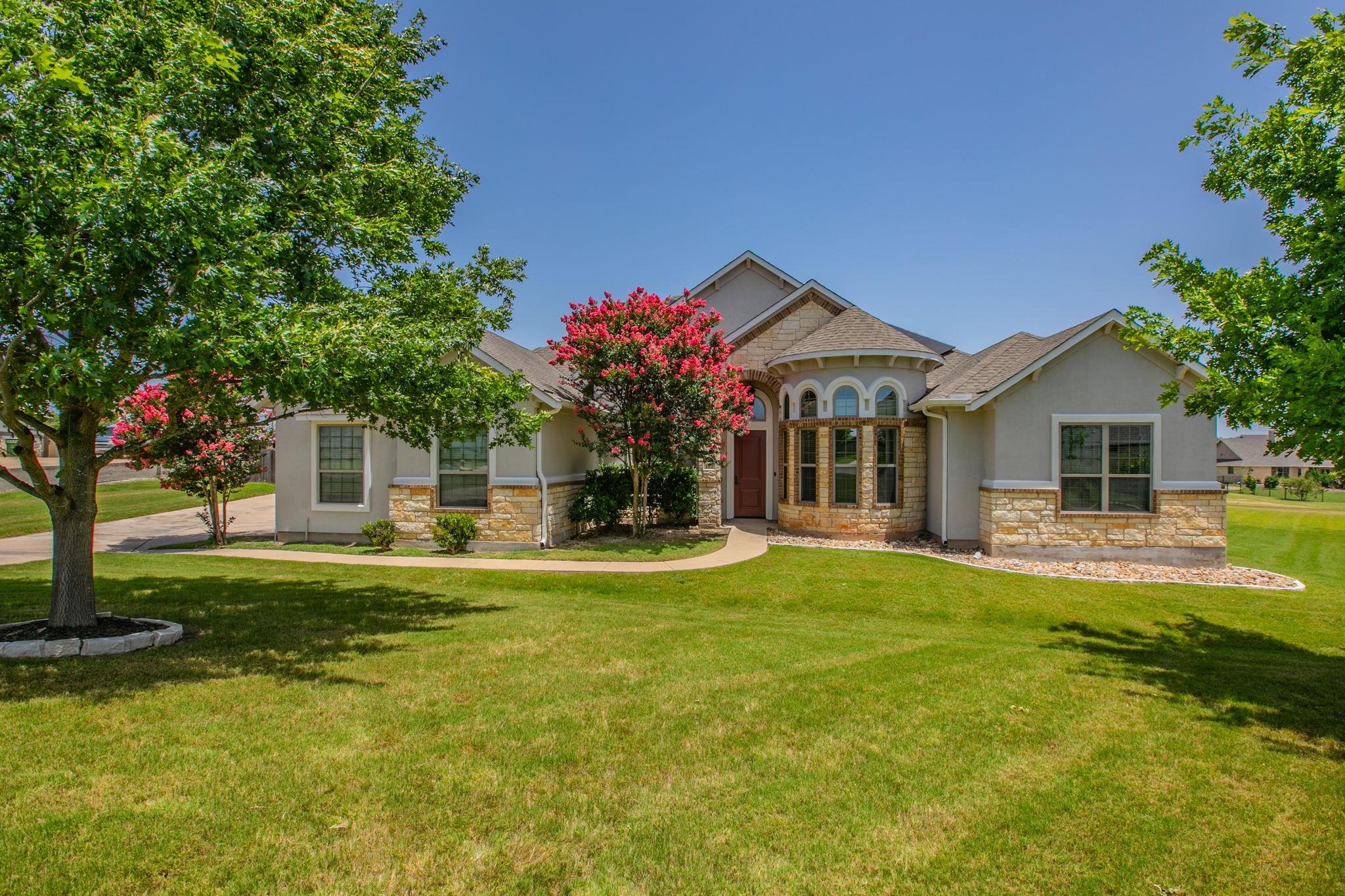 112 Haven, Hutto, TX 78634 — photo 1