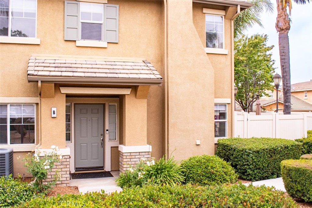 33634 Emerson B, Temecula, CA 92592 — photo 1