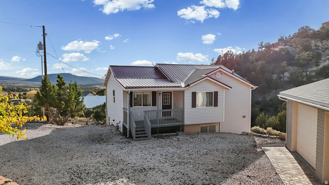 328 E HILLCREST CIR, Central, UT 84722 — photo 1