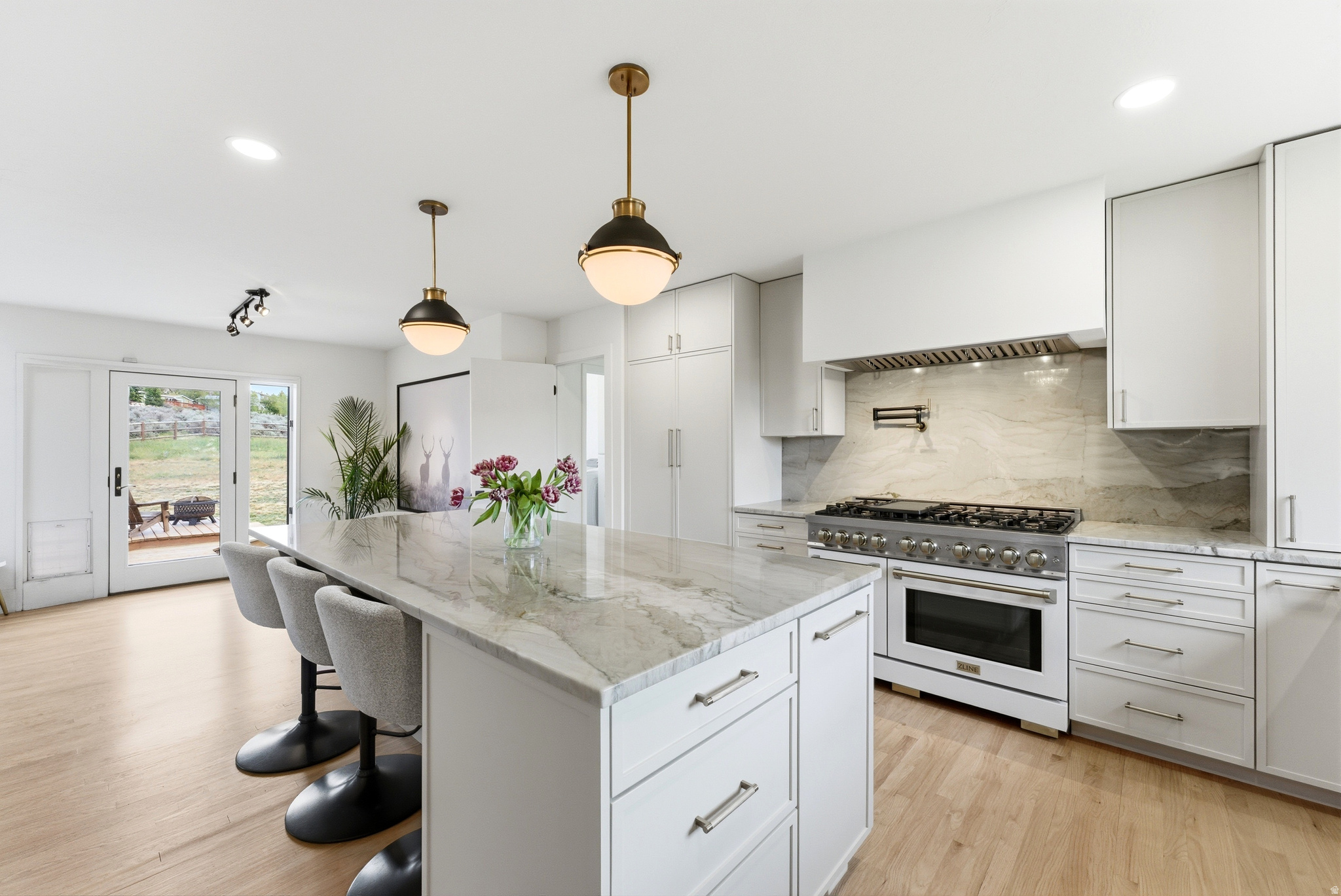 530 E HIGHLAND DR, Park City, UT 84098 — photo 1