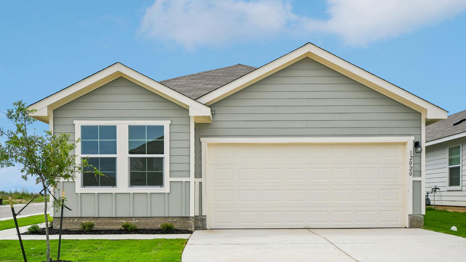 12020 Pike, Mustang Ridge, TX 78610 — photo 1