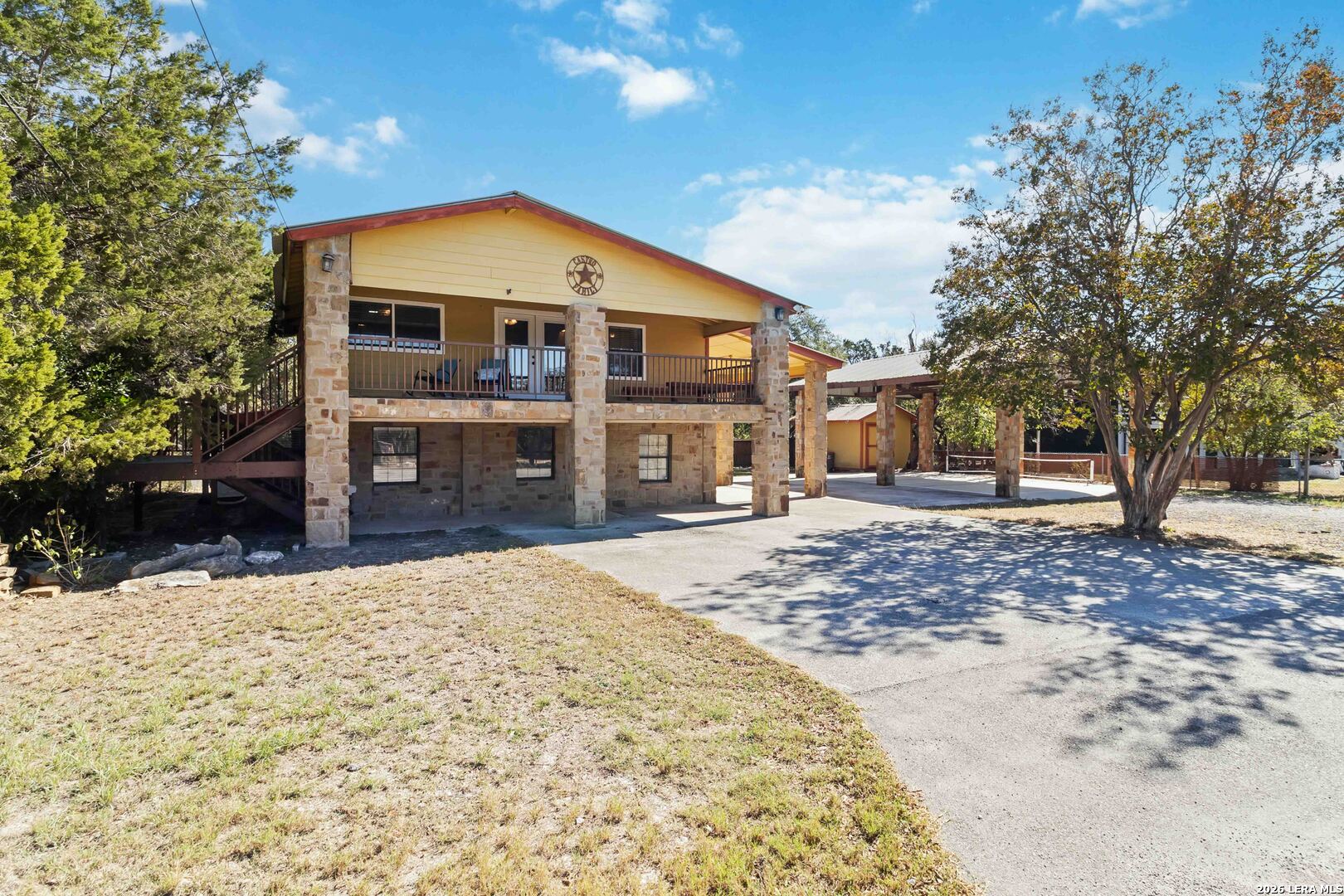 2481 LAKESHORE DR, ,  78133 — photo 1