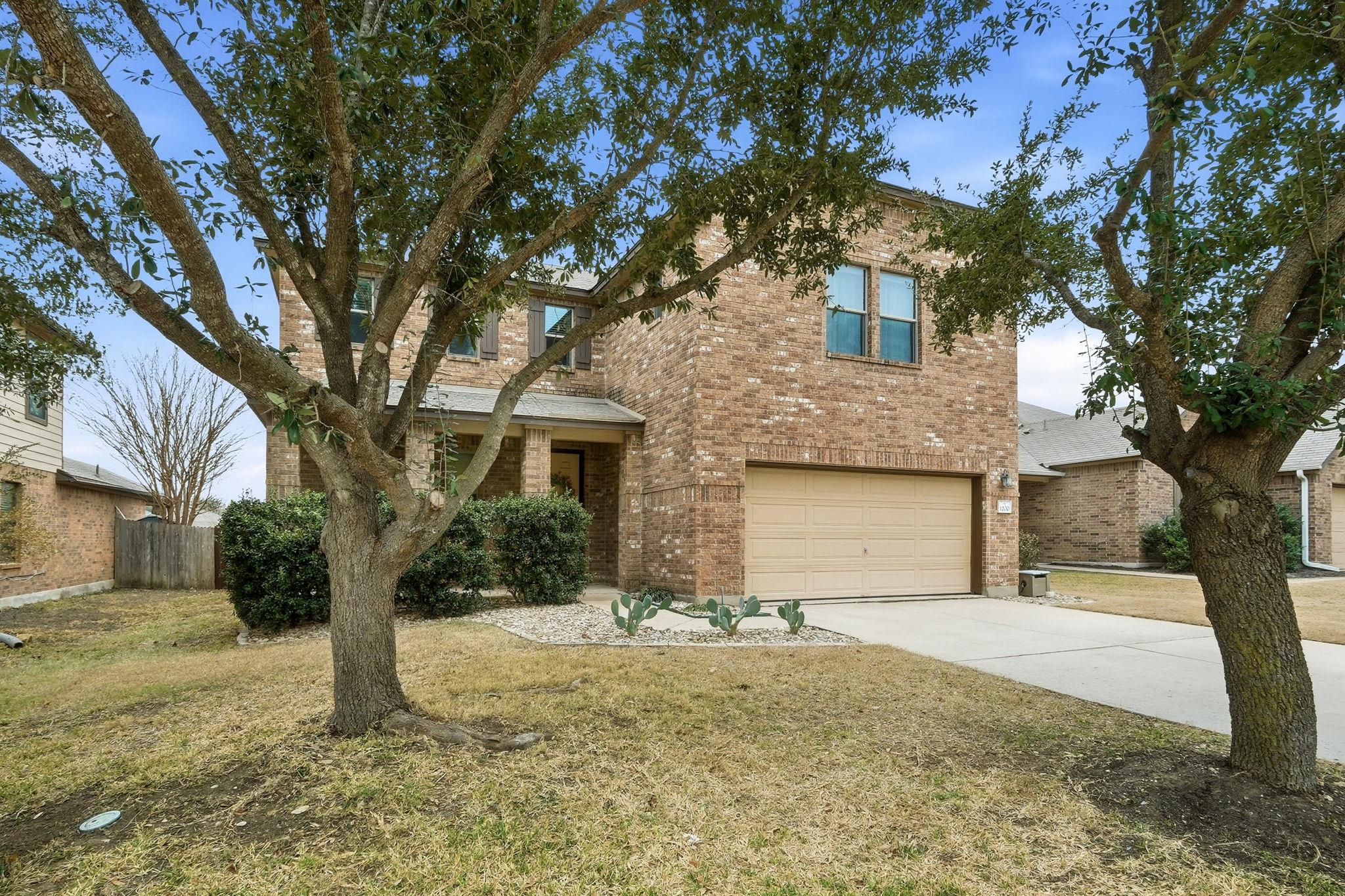 1200 Hyde Park, Round Rock, TX 78665 — photo 1