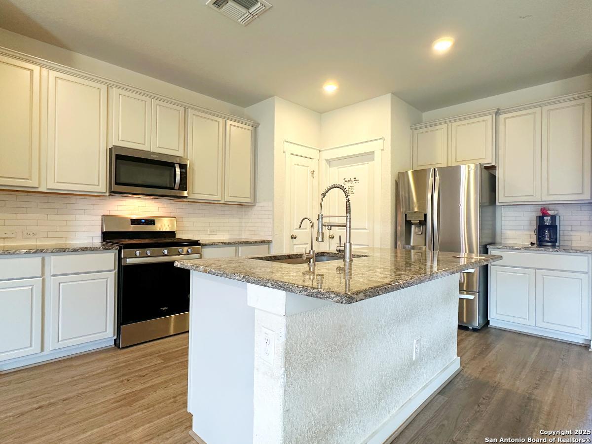 3906 GLENLOCH WAY, ,  78109 — photo 1