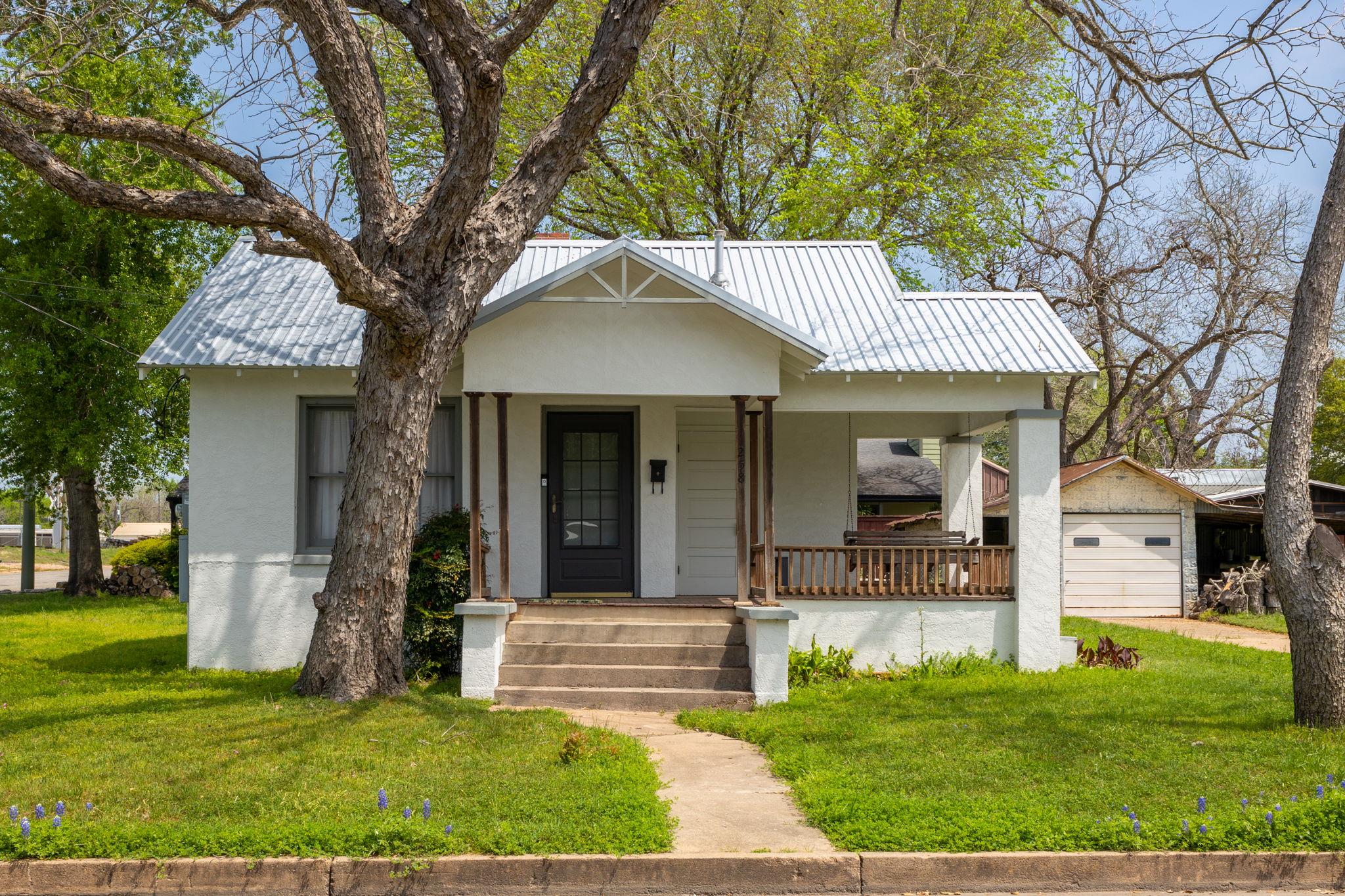 258 Water, La Grange, TX 78945 — photo 1