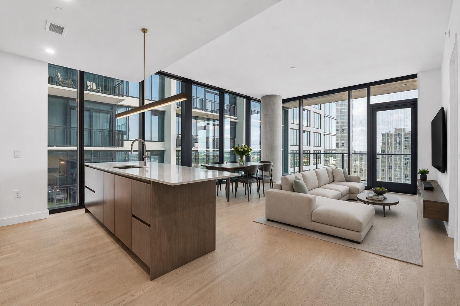 610 Davis, Austin, TX 78701 — photo 1