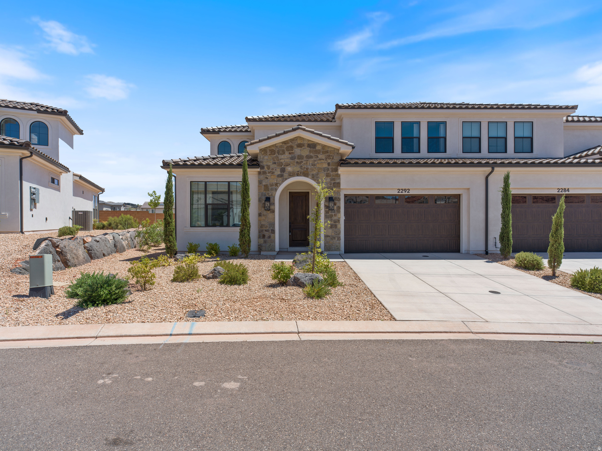 2292 E ARENA ROJA DR, Washington, UT 84780 — photo 1