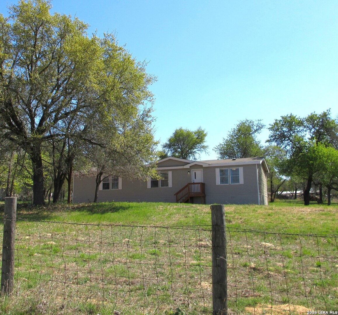 129 Spring Valley, , 78101 — photo 1