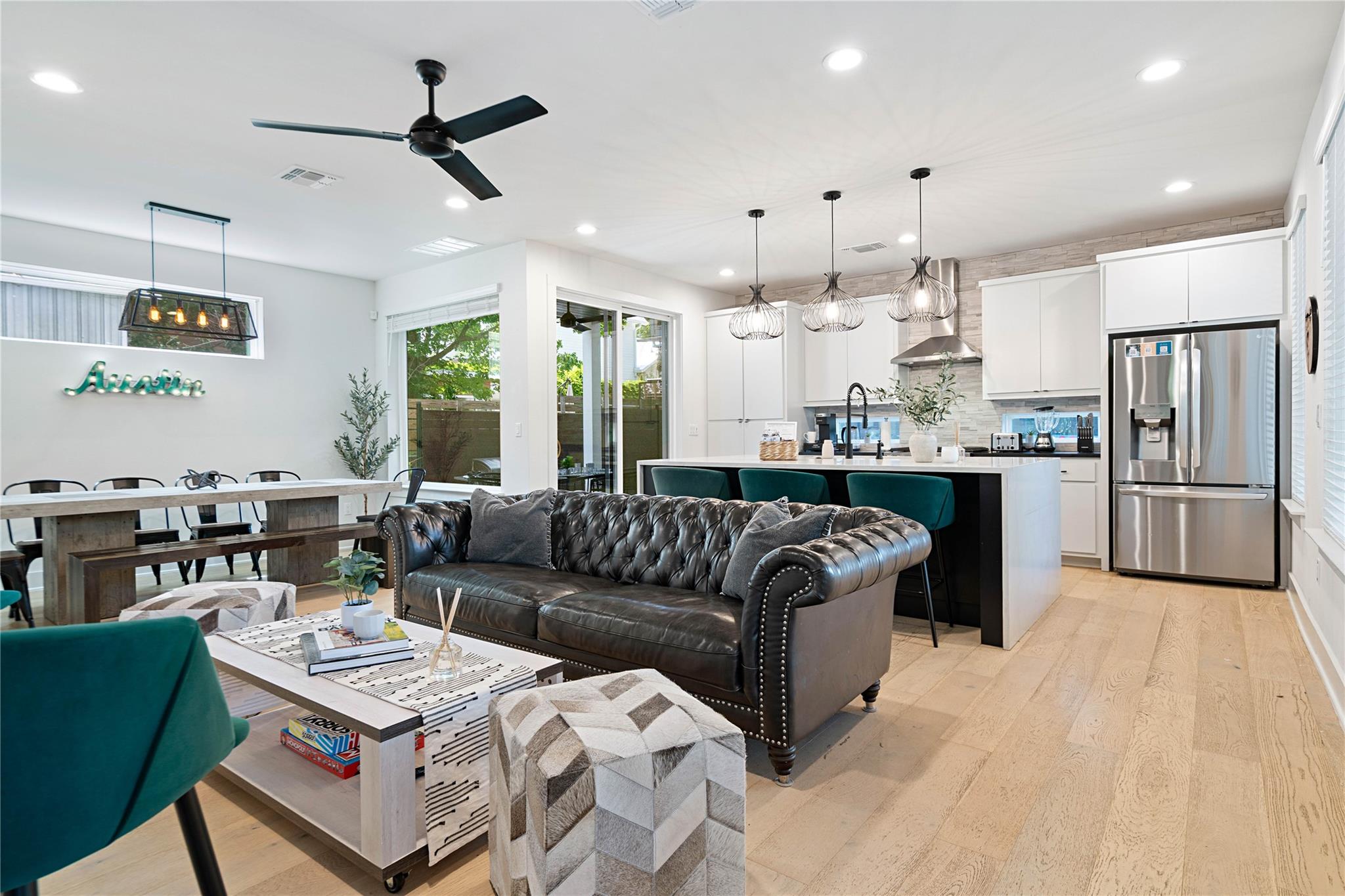 1306 Navasota, Austin, TX 78702 — photo 1