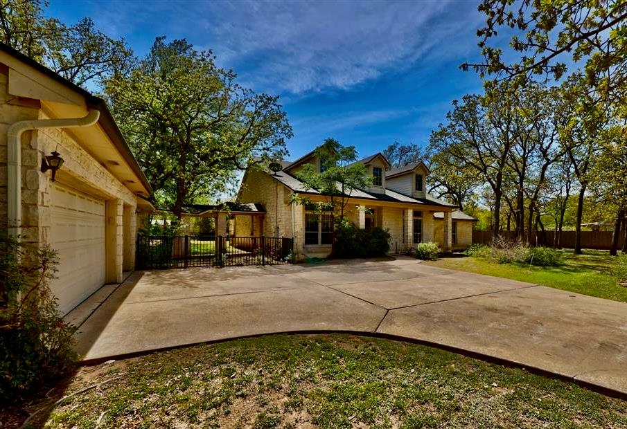 105 Oak Plaza, Georgetown, TX 78628 — photo 1