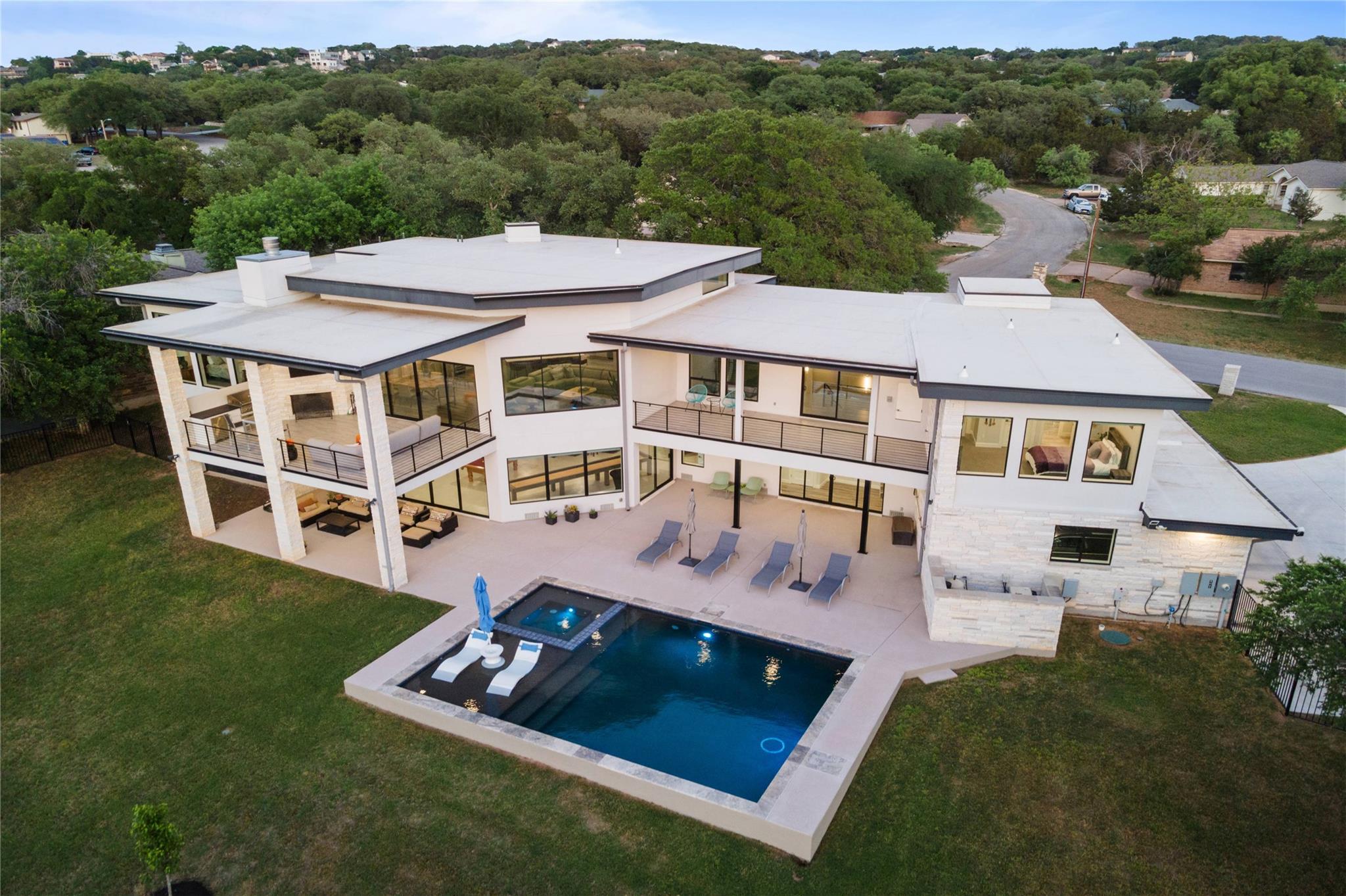 2912 Patriot, Lago Vista, TX 78645 — photo 1