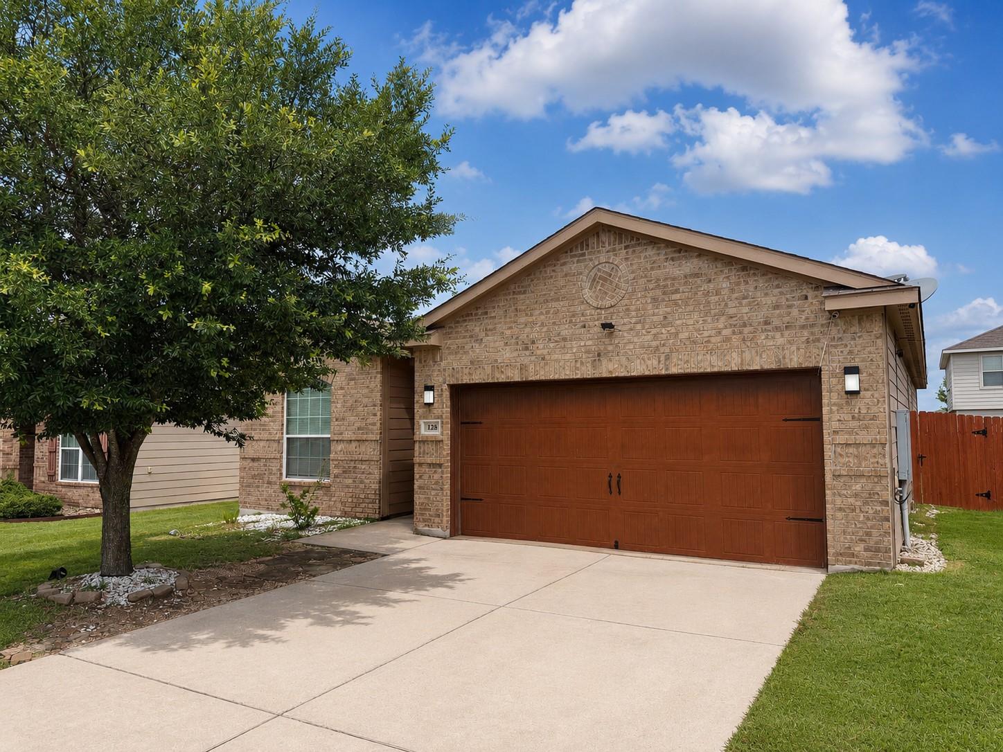 128 Robertson, Jarrell, TX 76537 — photo 1