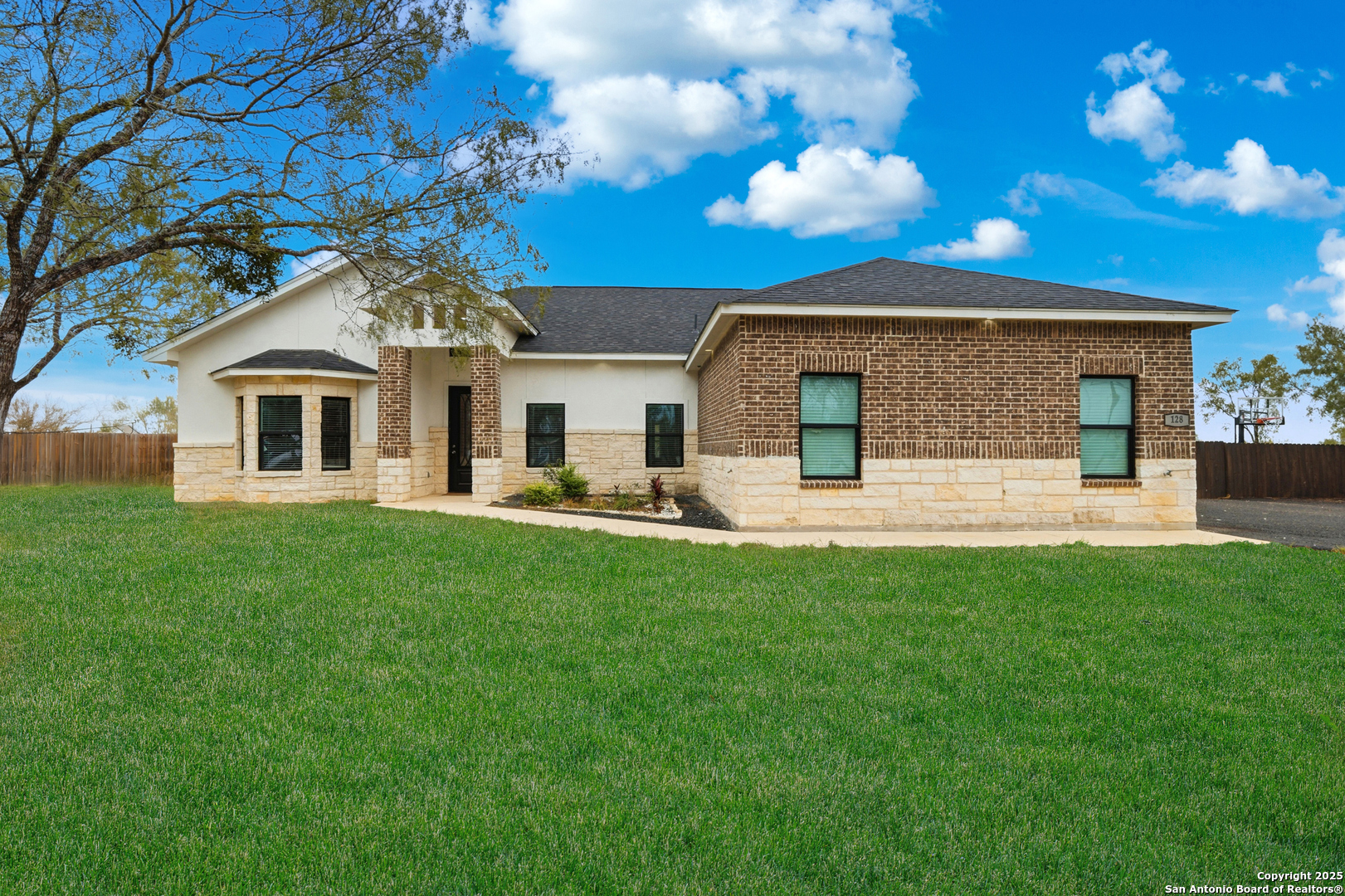 128 Hidden Ranch Ct., ,  78114 — photo 1