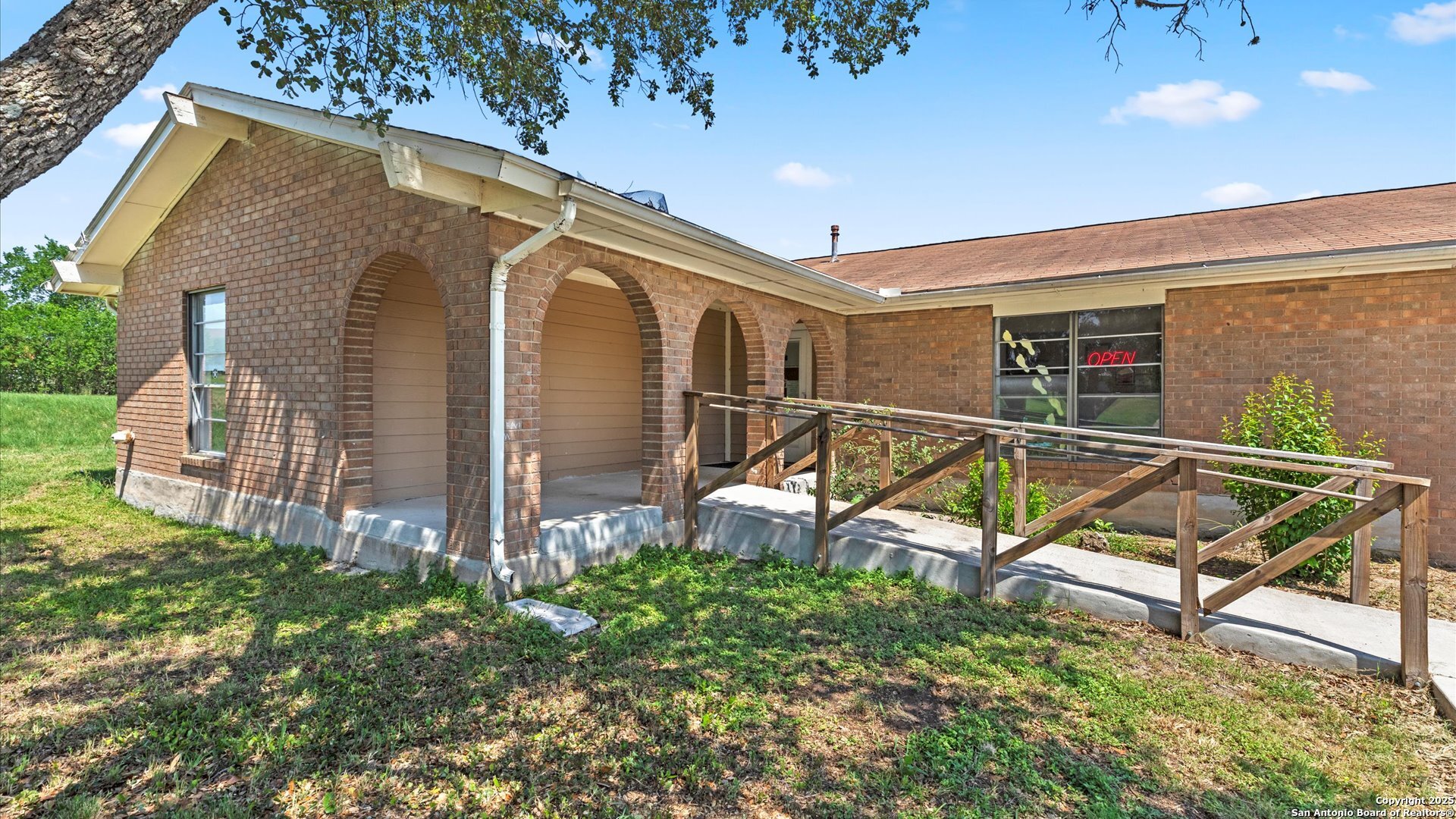 9050 Fm 78, , 78109 — photo 1