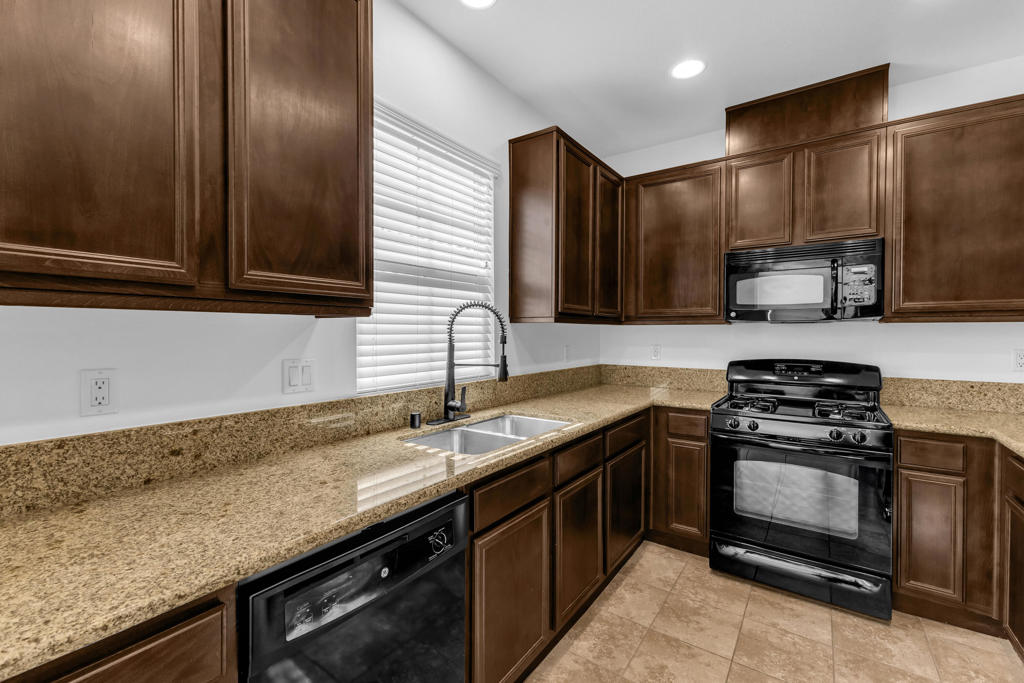 162 Paseo Bravo, Palm Desert, CA 92211 — photo 1