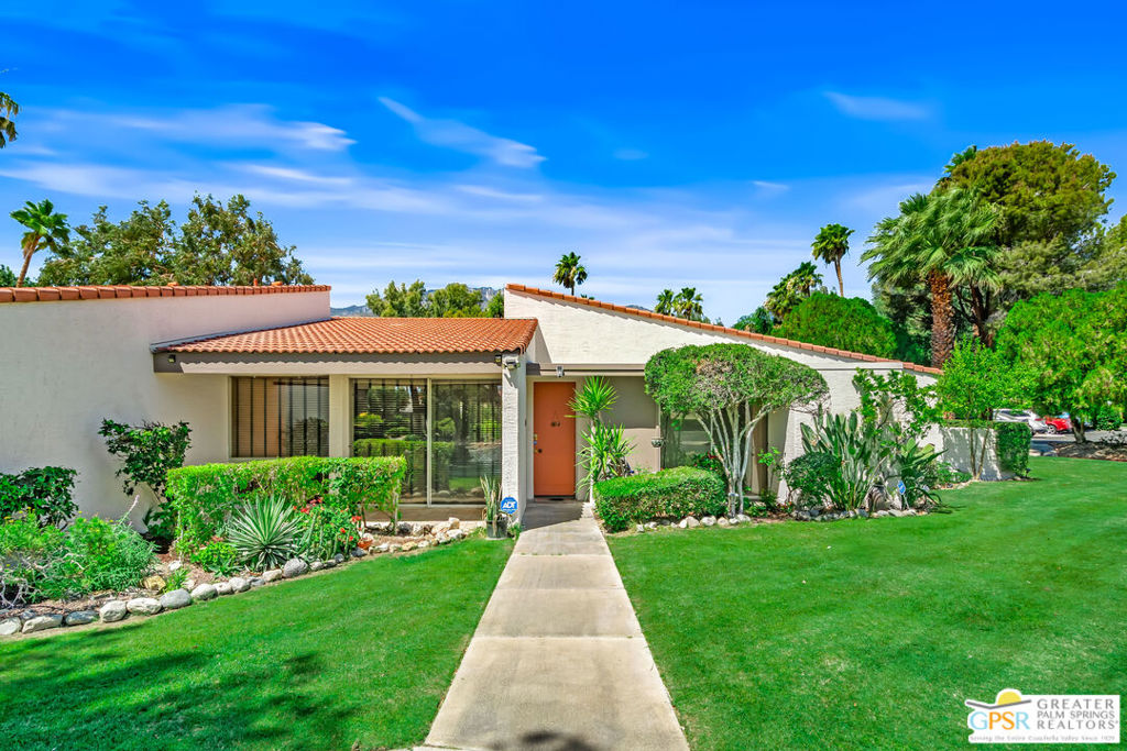 2527 N Whitewater Club Drive A, Palm Springs, CA 92262 — photo 1