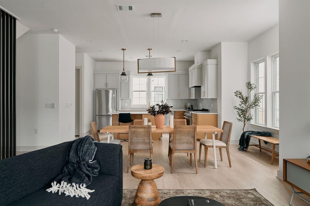 2209 Woodland, Austin, TX 78741 — photo 1