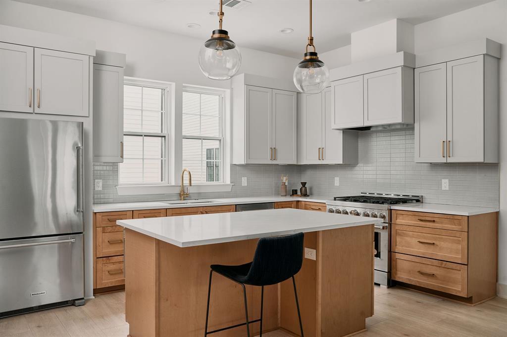 2209 Woodland, Austin, TX 78741 — photo 1