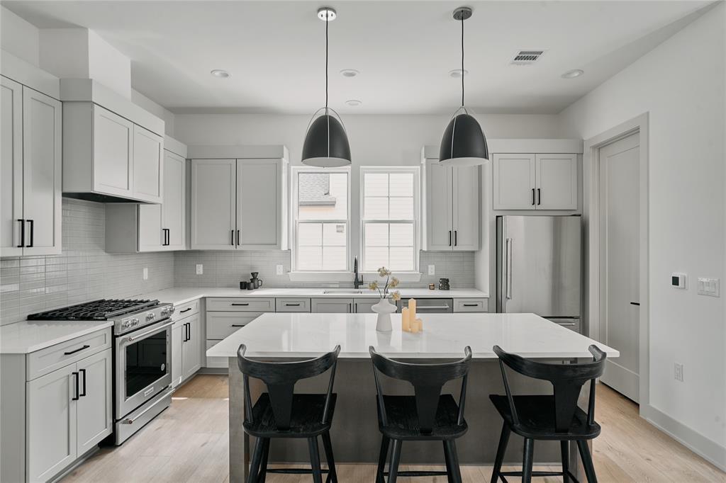 2209 Woodland, Austin, TX 78741 — photo 1