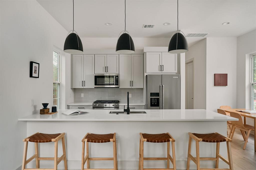 2209 woodland, Austin, TX 78741 — photo 1