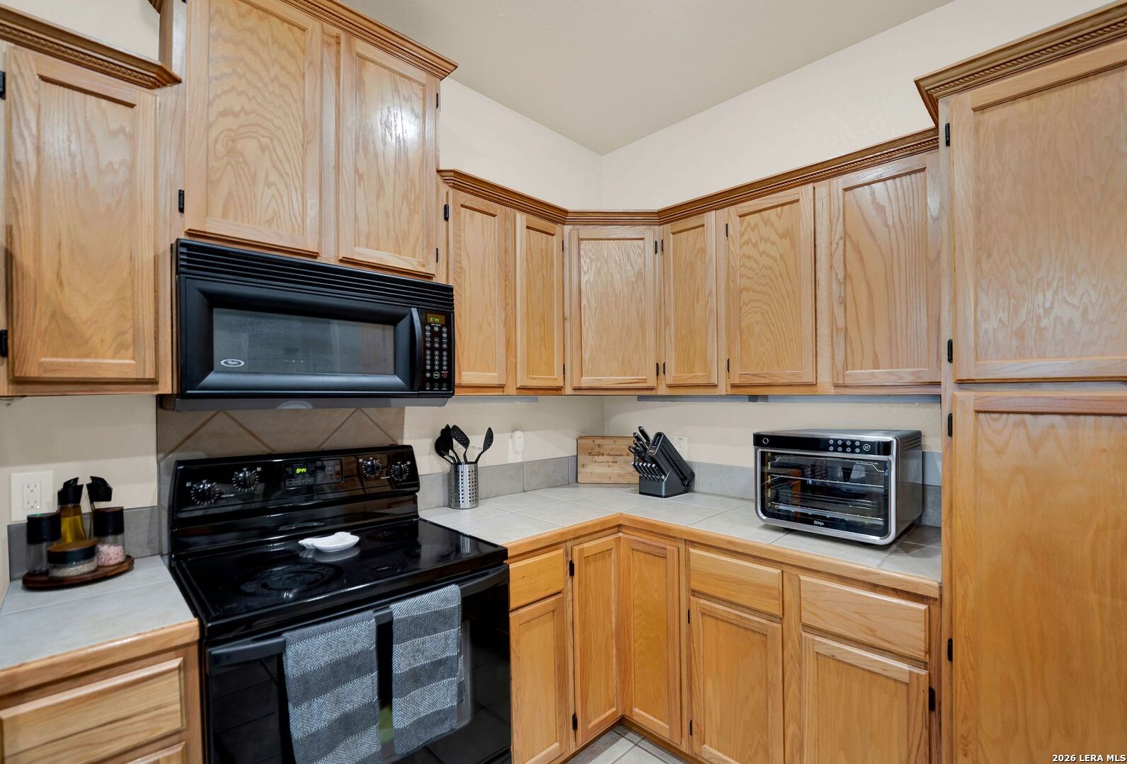 445 Spanish Grant, , 78003 — photo 1