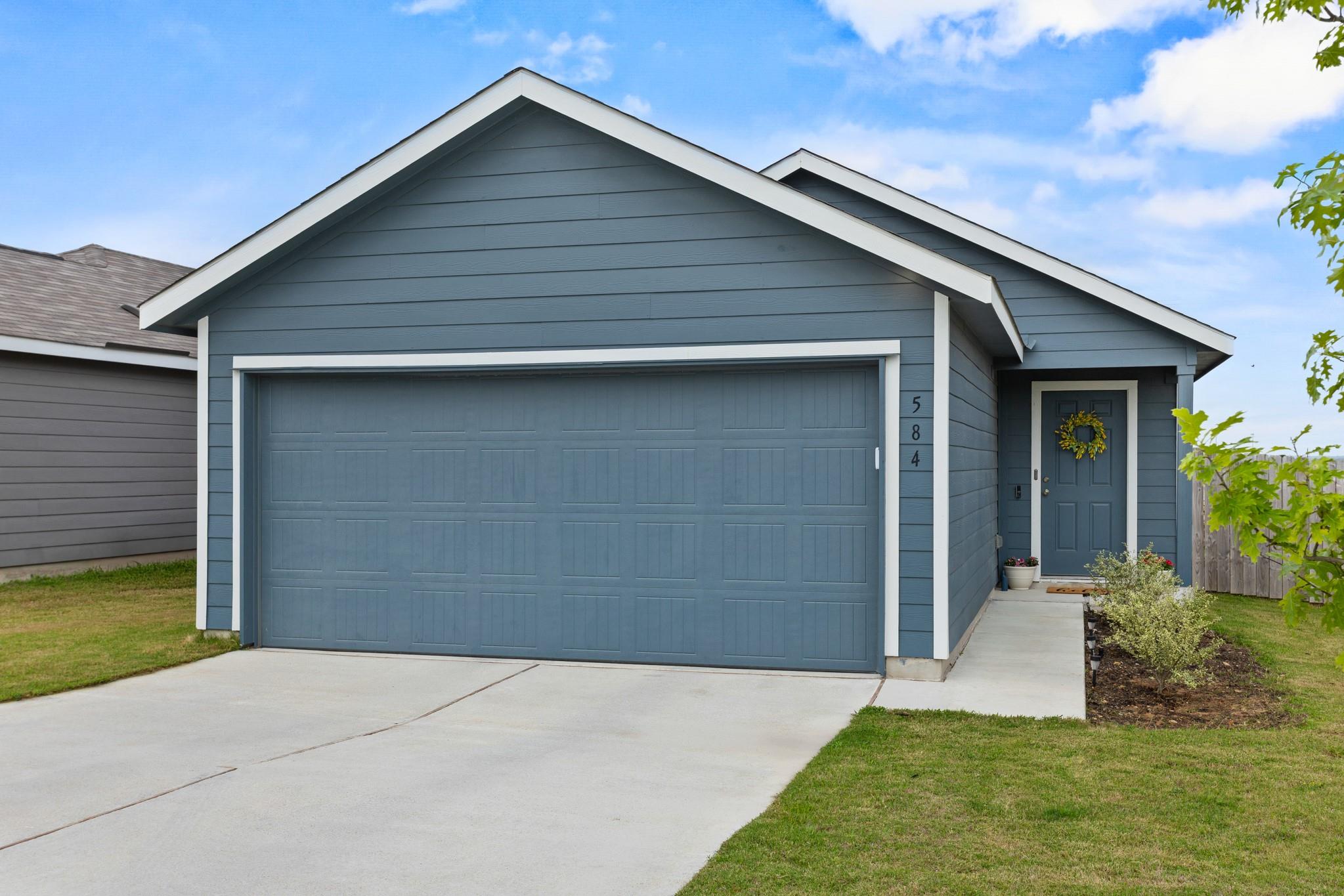 584 Commander Abbott, Jarrell, TX 76537 — photo 1