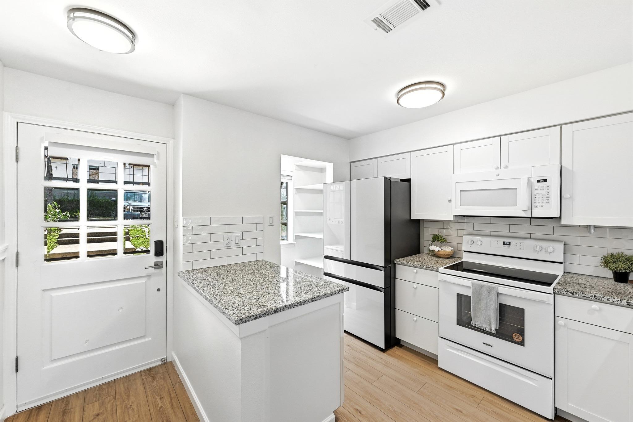 2215 Post, Austin, TX 78704 — photo 1