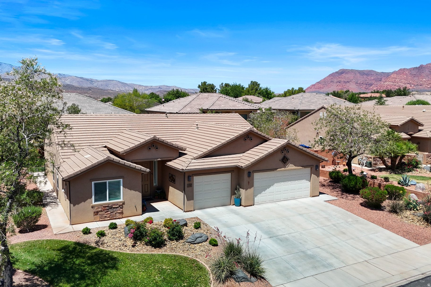 76 S 330 W, Ivins, UT 84738 — photo 1