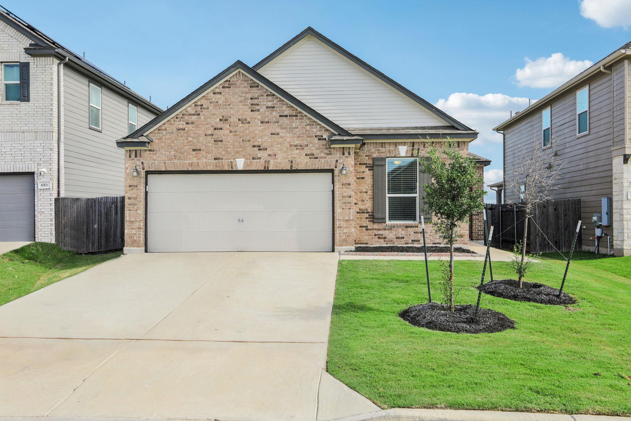 657 Bailey Park, Jarrell, TX 76537 — photo 1
