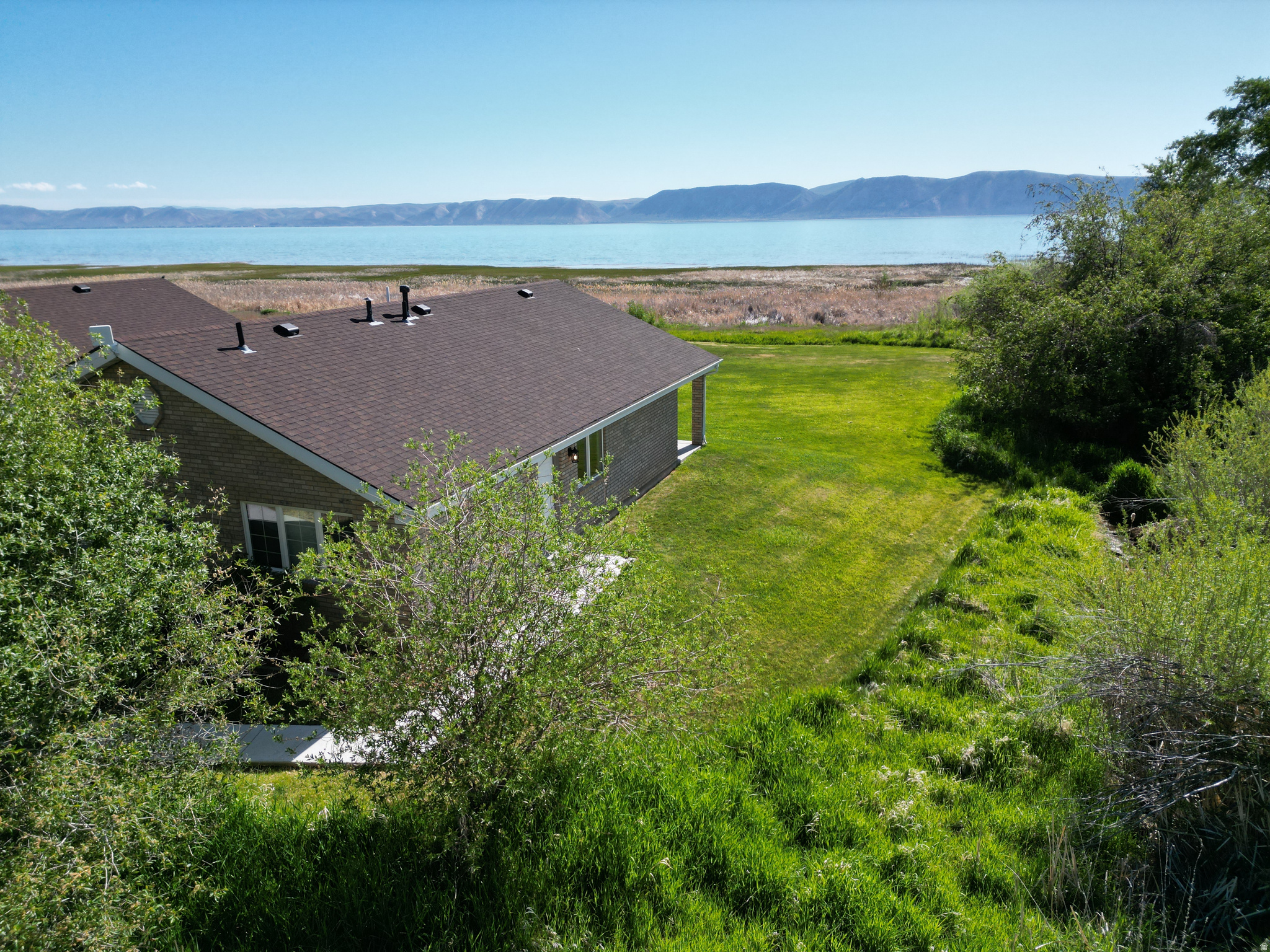 20 S LAKESIDE DR