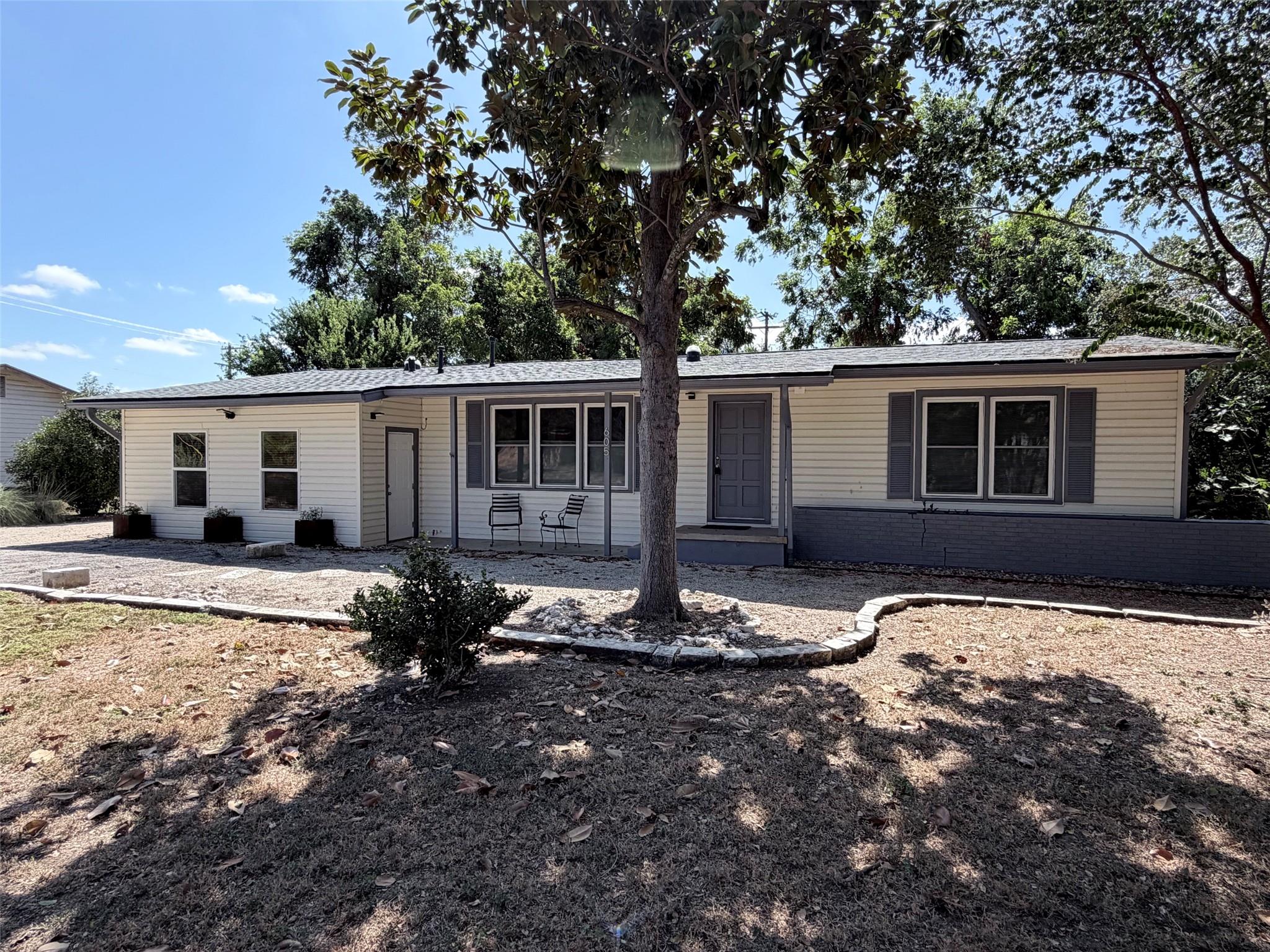 605 11th, Elgin, TX 78621 — photo 1