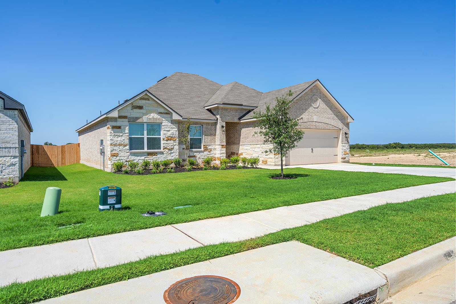 401 Luna Blue, Jarrell, TX 76537 — photo 1