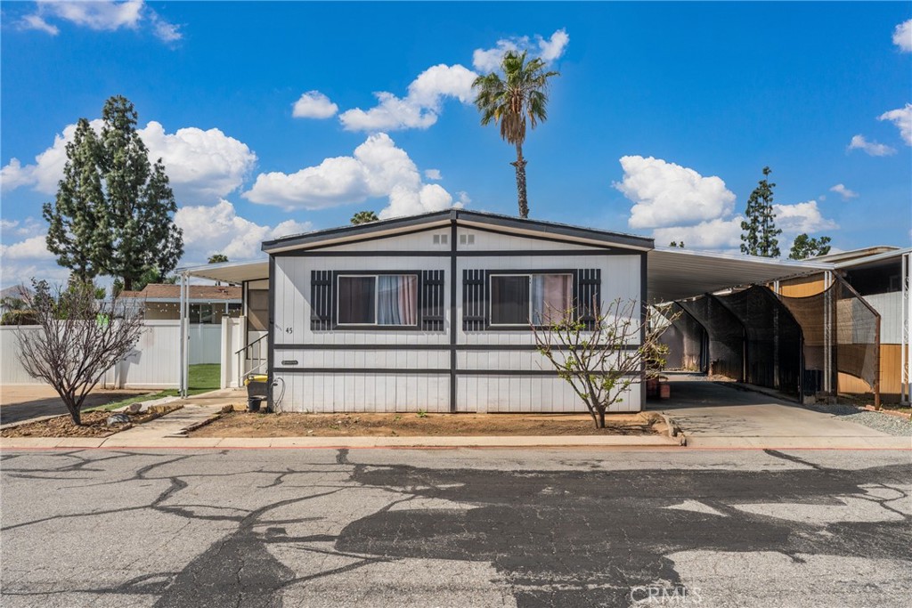3883 SPC 45 Buchanan Street, Riverside, CA 92503 — photo 1