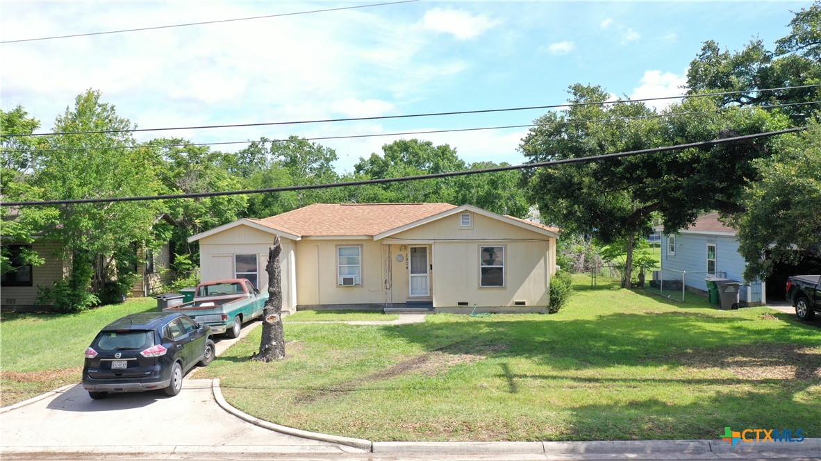 1904 E Red River Street, Victoria, TX 77901 — photo 1