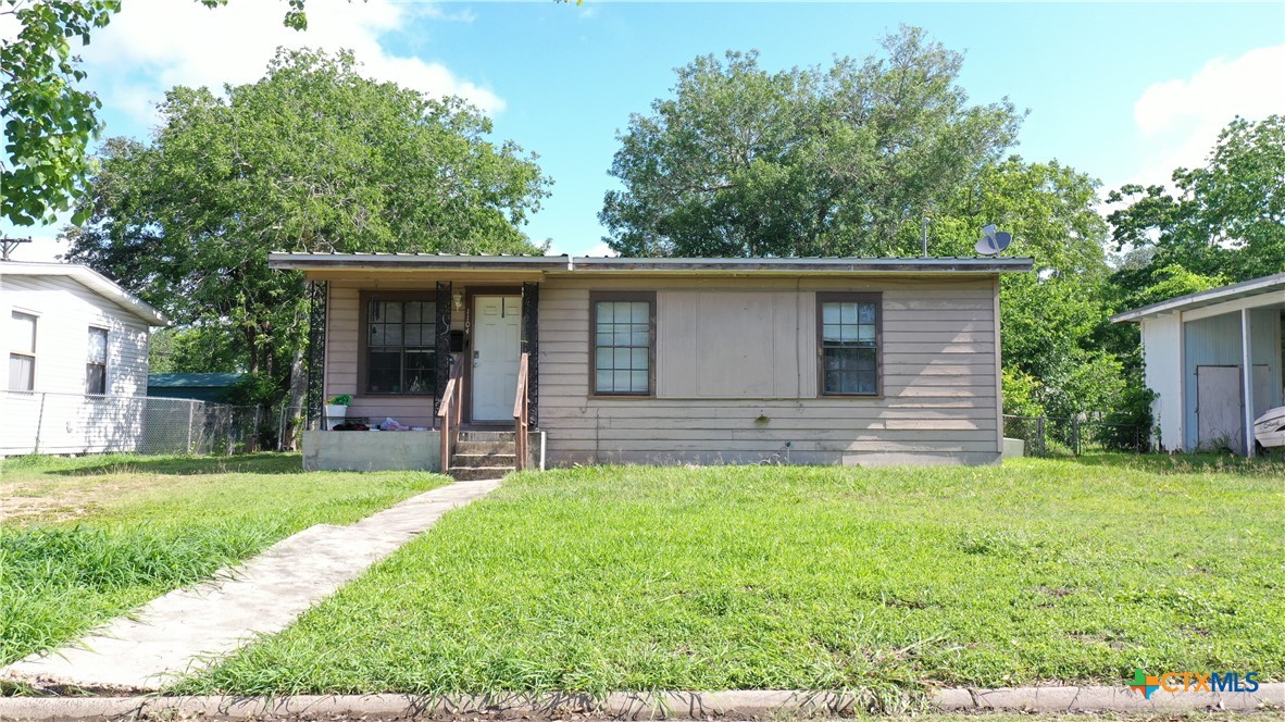 1104 Taylor Avenue, Victoria, TX 77901 — photo 1