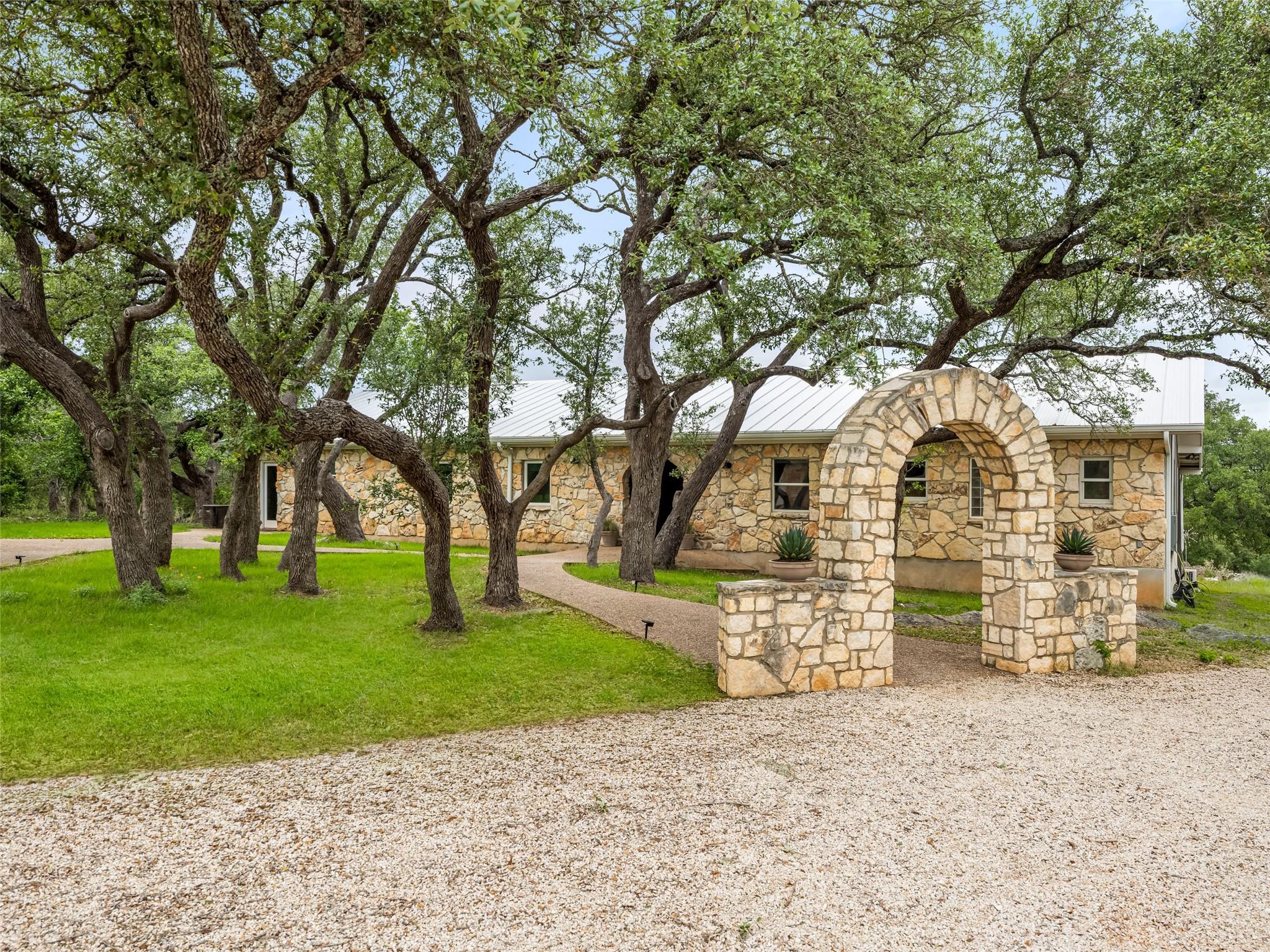 141 Lookout, Wimberley, TX 78676 — photo 1