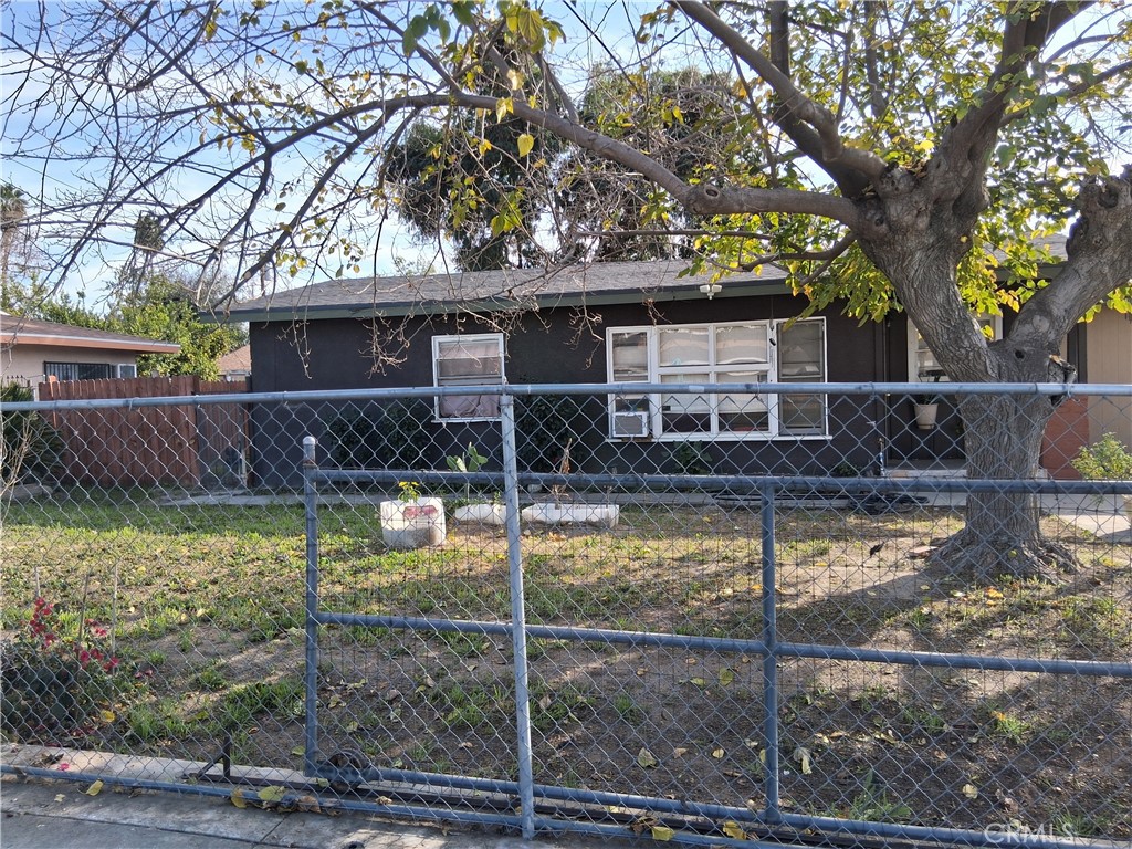 1185 W Devonshire, Hemet, CA 92543 — photo 1