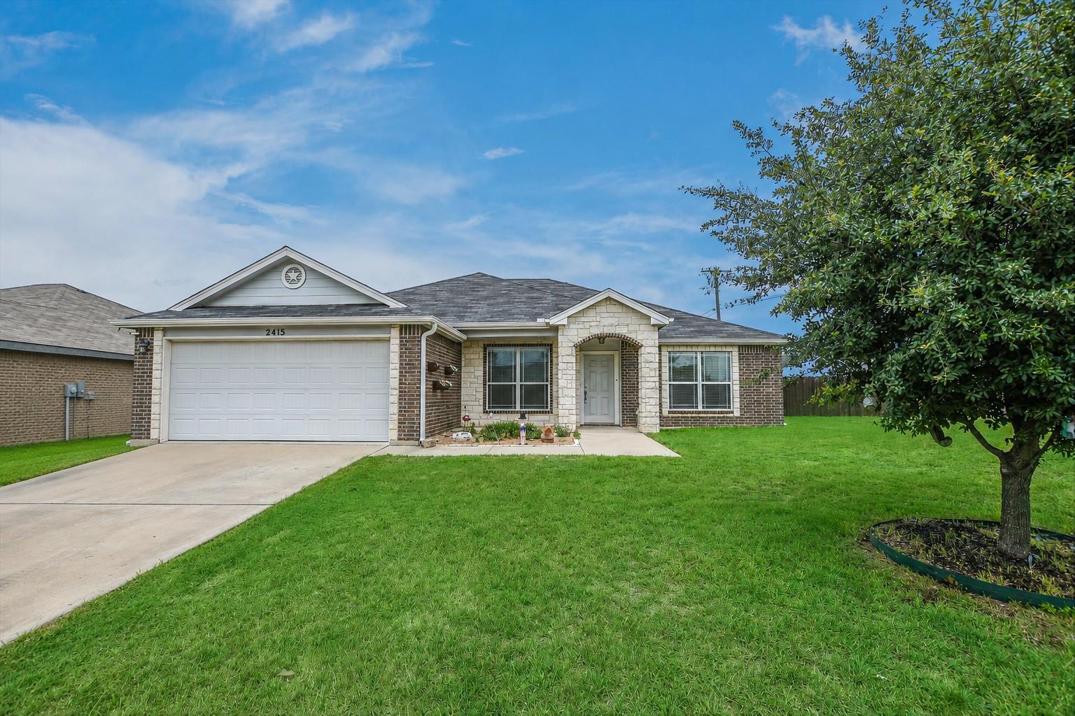2415 Washington, Belton, TX 76513 — photo 1