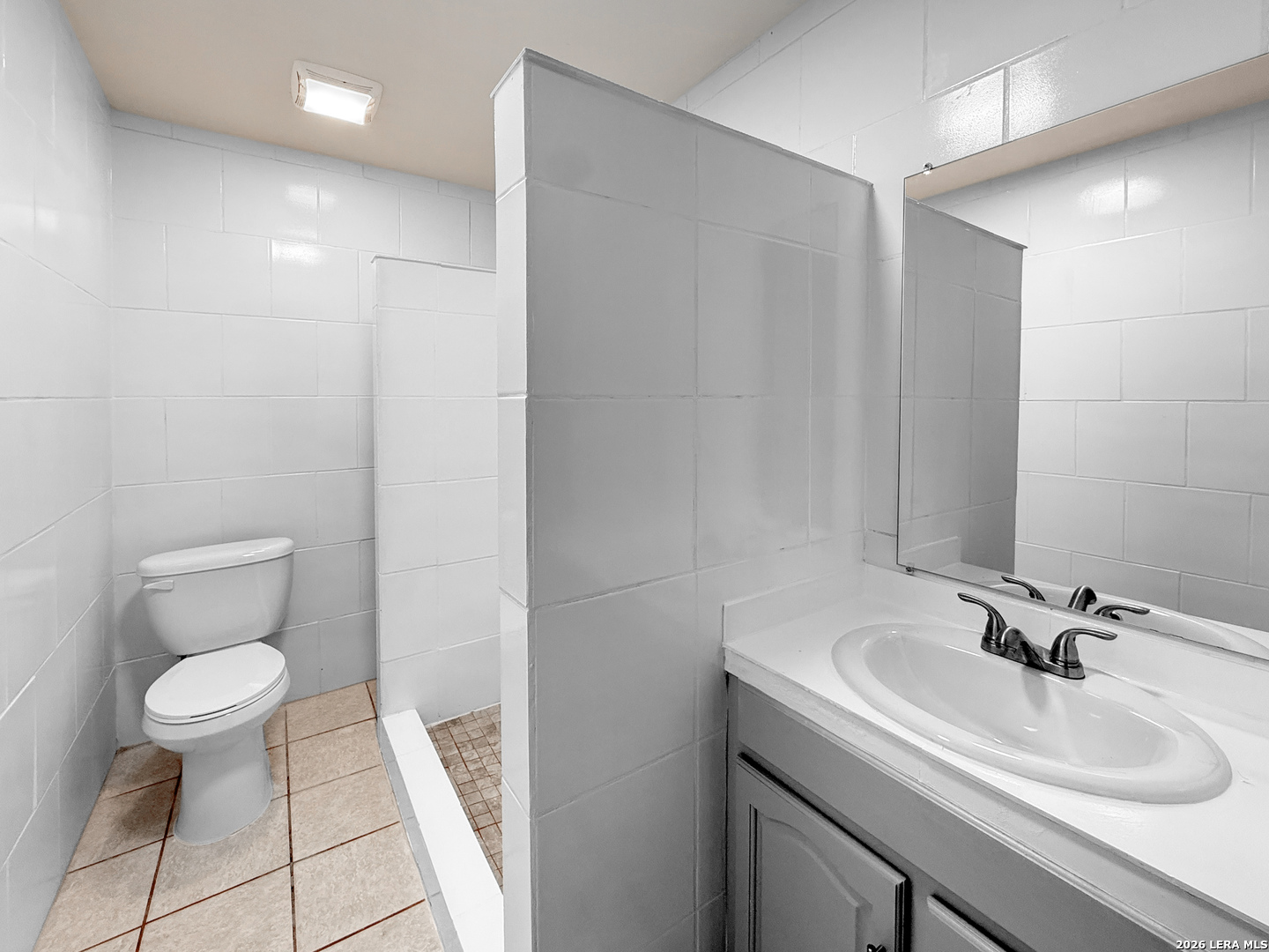 613 Chupaderas, ,  78207 — photo 1