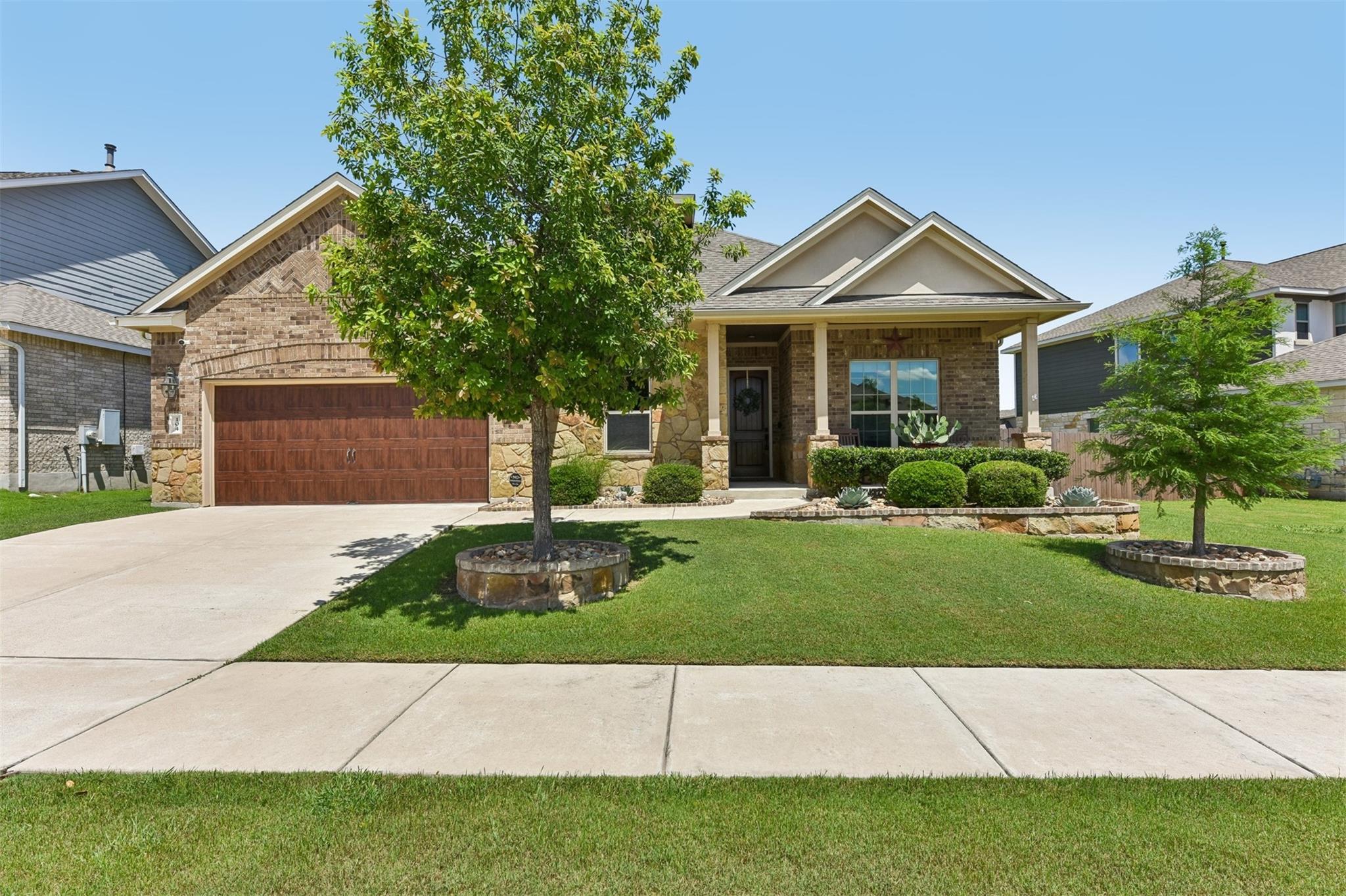 104 Skylark, Hutto, TX 78634 — photo 1